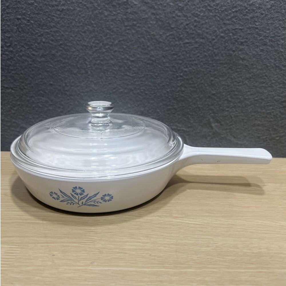 RARE Vintage Corning Ware Blue Cornflower 6 1/2 in. P-83-B with Lid P83-C - Picture 2 of 10